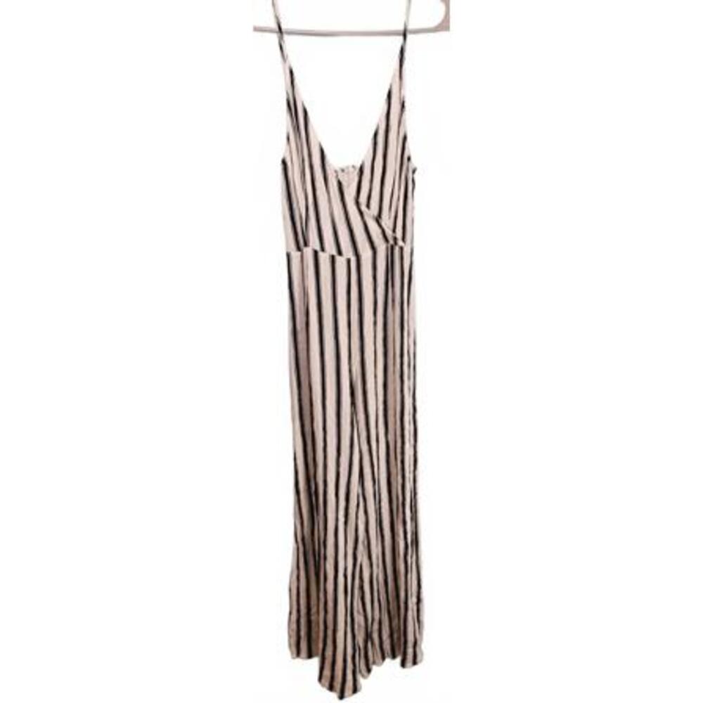 Forever 21 Women's White & Black Striped Sleeveless Wide Leg Jumpsuit‎ Medium